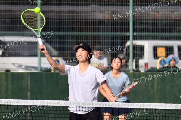 帯柏葉男女、帯大谷女子、帯緑陽男子がベスト１６入り　全国選抜高校テニス道地区予選 4