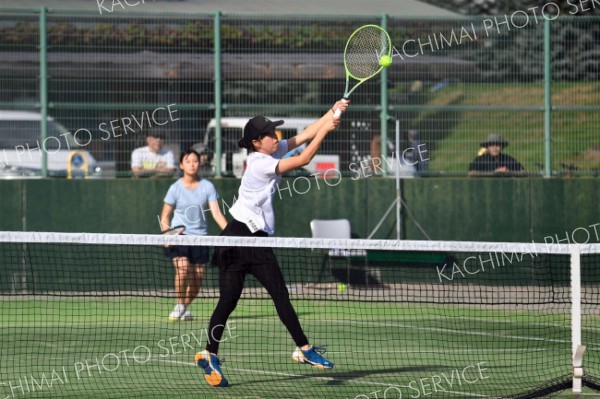 帯柏葉男女、帯大谷女子、帯緑陽男子がベスト１６入り　全国選抜高校テニス道地区予選 5
