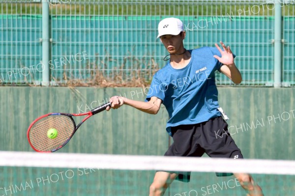 帯柏葉男女、帯大谷女子、帯緑陽男子がベスト１６入り　全国選抜高校テニス道地区予選 20