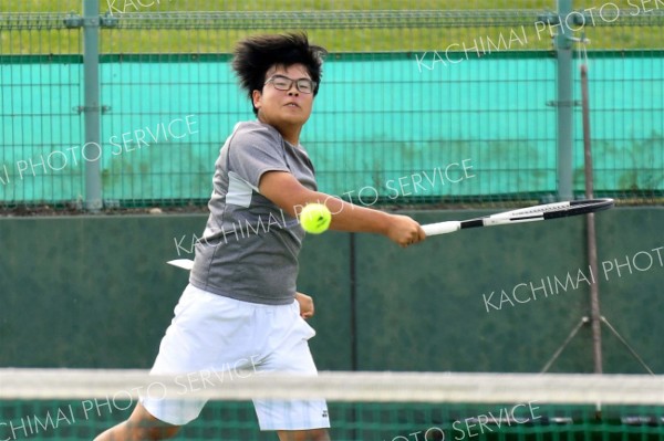 帯柏葉男女、帯大谷女子、帯緑陽男子がベスト１６入り　全国選抜高校テニス道地区予選 22