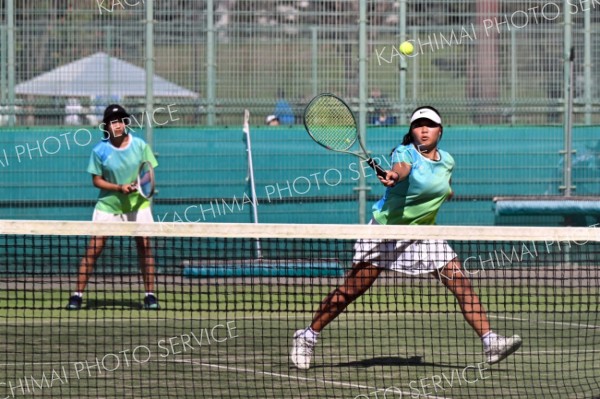 帯柏葉男女、帯大谷女子、帯緑陽男子がベスト１６入り　全国選抜高校テニス道地区予選 32