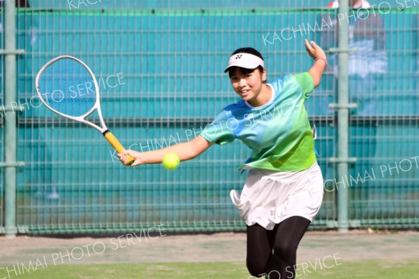 帯柏葉男女、帯大谷女子、帯緑陽男子がベスト１６入り　全国選抜高校テニス道地区予選 37