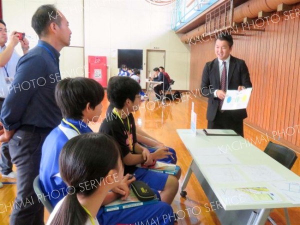 更別中央中２年生が「職業を知るための授業」