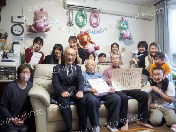 １００歳で孫ら祝福　幕別