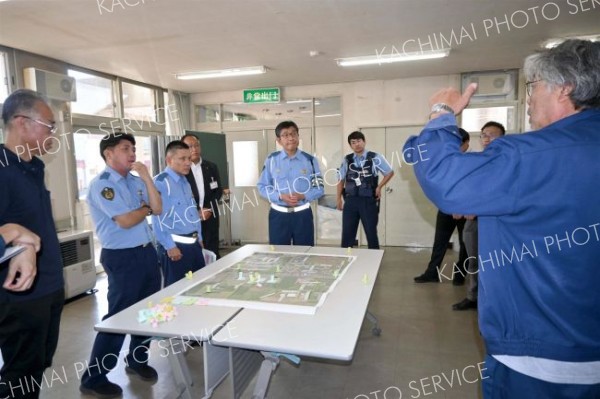 市街地にクマ出没…関係者が対応確認　池田町で机上訓練