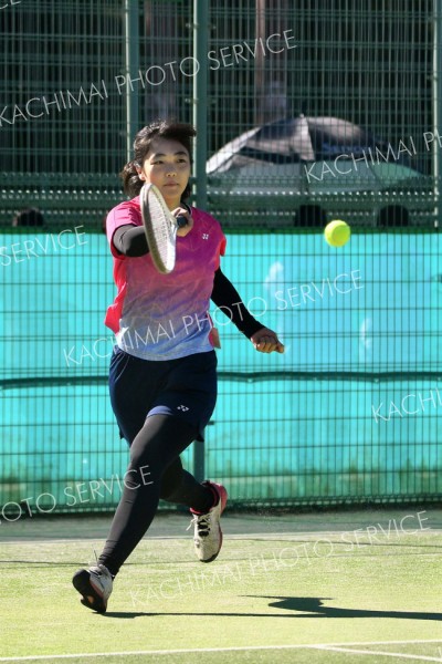 【女子団体戦２回戦・帯柏葉―北星学園女子中高】相手の速球に食らいつく帯柏葉