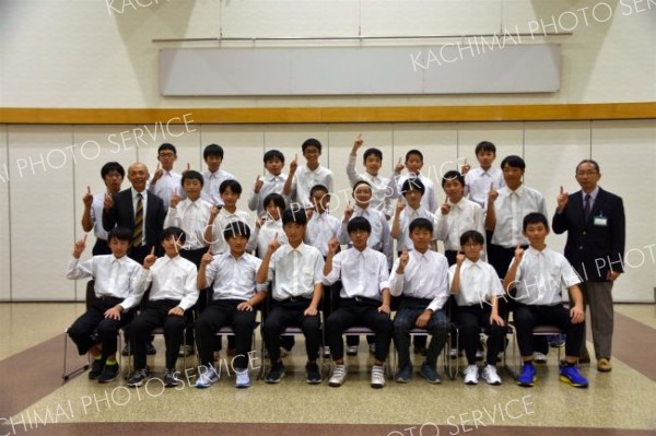 芽室３中学合同野球チームが全道大会へ　表敬訪問