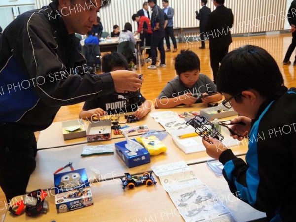 アイシンが小学生にものづくり講座　豊頃