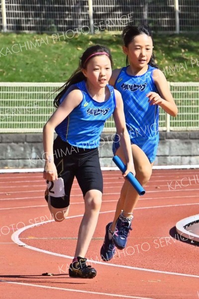小学４年女子４００メートルリレー