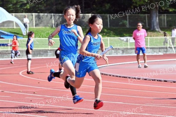 小学４年女子４００メートルリレー