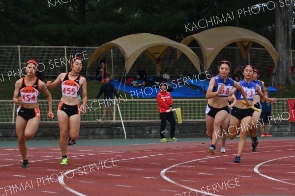 女子４００㍍リレー２組