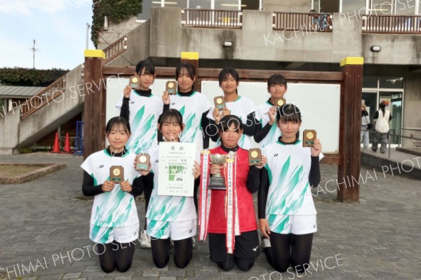 女子団体戦で１１年ぶり２度目の頂点に立った音更