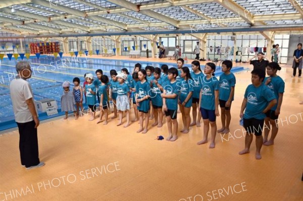 幼児から一般まで多くの人が参加した本別町民水泳大会