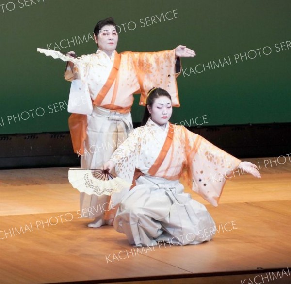 ６０人華麗に舞う　藤寿会がチャリティー公演 2