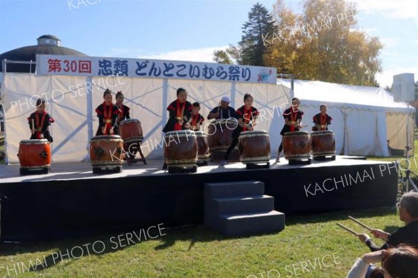 ナウマン太鼓６年ぶり復活！忠類小児童７人が祭りで披露