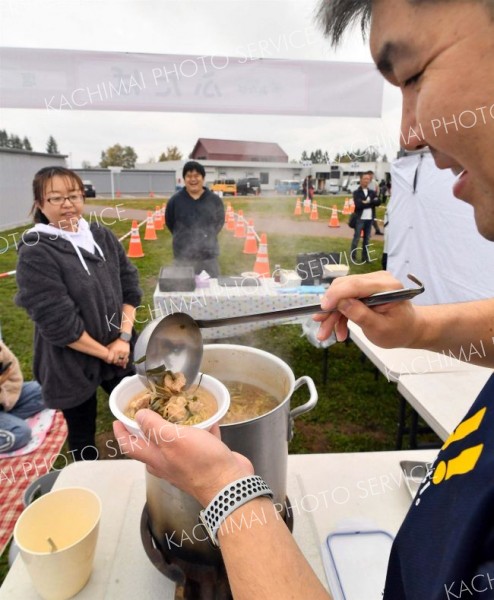 人気店が集結、おいしいラーメンに笑顔　音更「ら～麺村」～写真特集