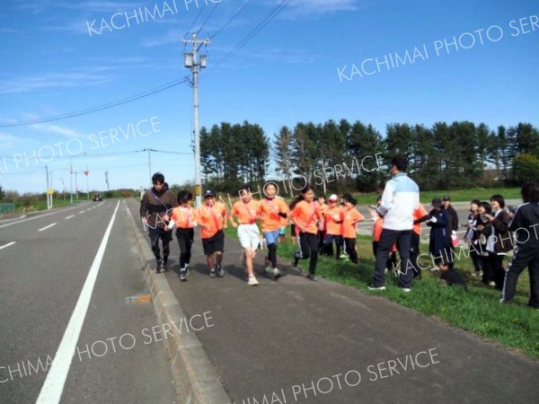 駅伝で記録を競う選手たち