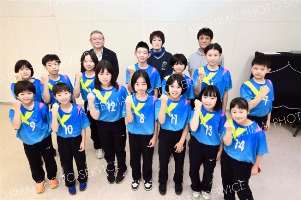 本別中央ジャンプ、バレー道東大会出場で教育長に抱負