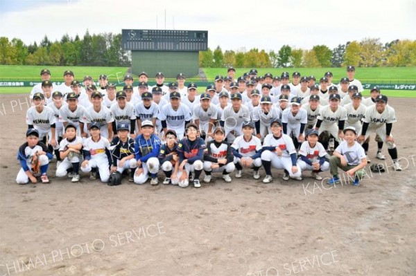 高校球児が子どもたち１００人に野球指導