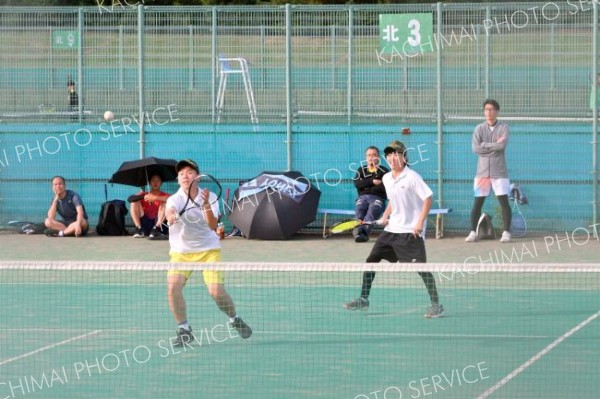 タケシマスポーツＡが男女優勝　全十勝加盟団体対抗ソフトテニス 4