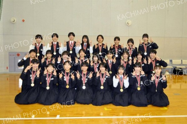 中学生の優秀選手４０人表彰　帯広バレーボール協会