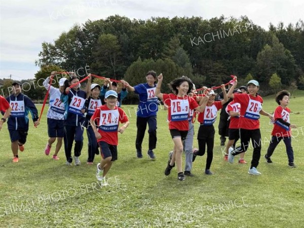 自分のペースで快走　鹿追で１時間リレーマラソン