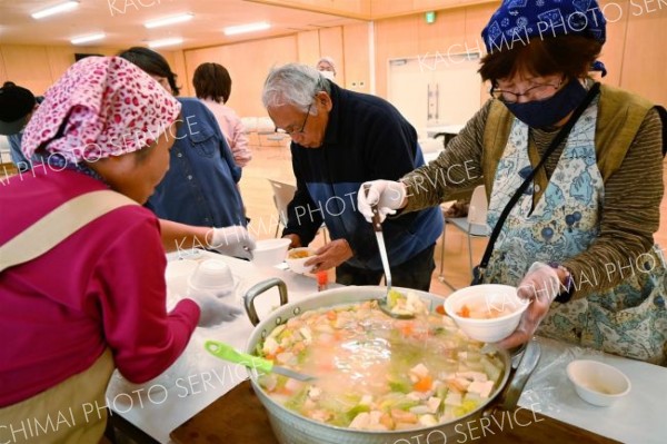 出来秋をみんなで堪能、地域農園の収穫祭にぎわう～まちマイ音更編