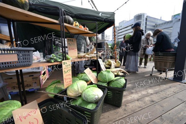 藤丸パークで「うまいもんまつり」開幕　旧藤丸の人気イベント復活