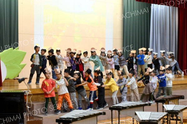 市内小学校で学習発表会ピーク　日頃の学びの成果を披露