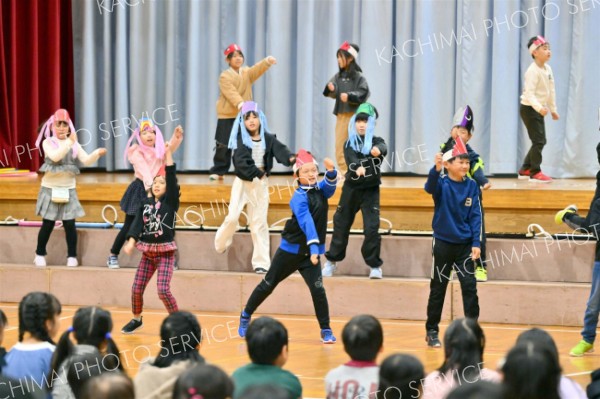 帯広森の里小学校で学習発表会（金野和彦撮影）