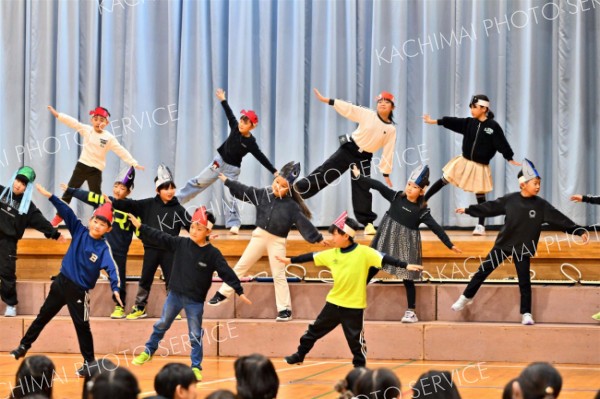 帯広森の里小学校で学習発表会（金野和彦撮影）