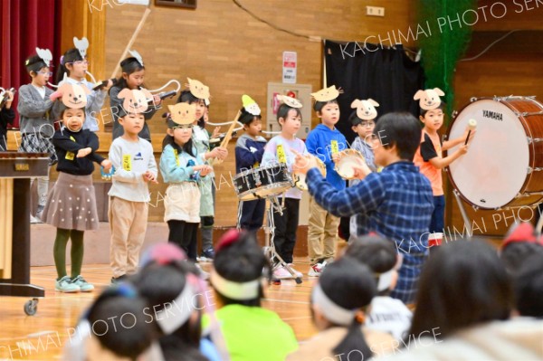 帯広森の里小学校で学習発表会（金野和彦撮影）