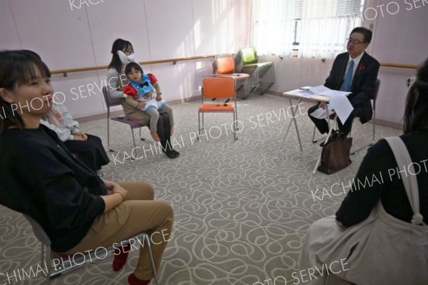 乳幼児を育てるお母さんたちの声に耳を傾ける