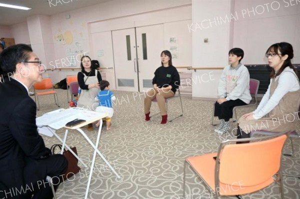 乳幼児を育てるお母さんたちの声に耳を傾ける