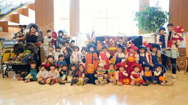 仮装して記念撮影