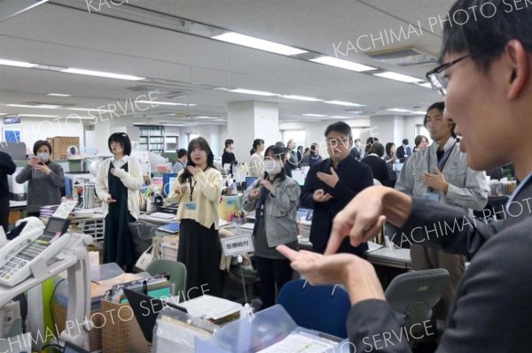 市障害福祉課が朝礼で実践する「今日の手話」