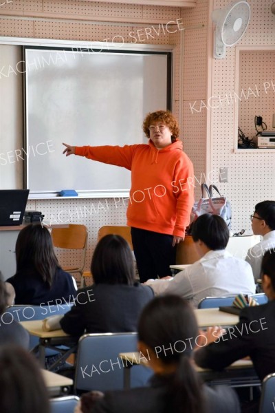 清水高校でヤングケアラー授業　講師に道サポートセンター