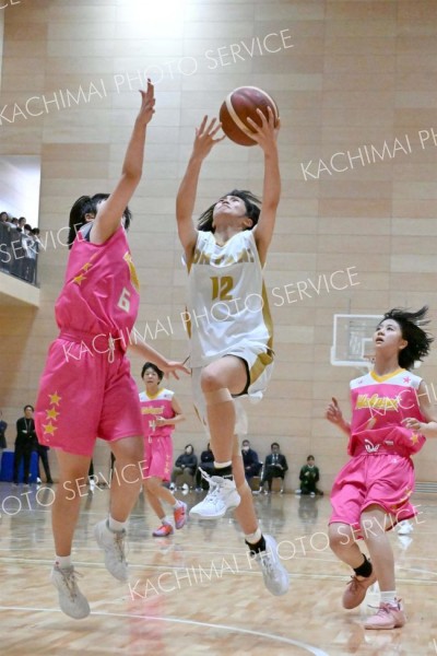 【女子・帯大谷―北星学園女子】シュートを放つ帯大谷