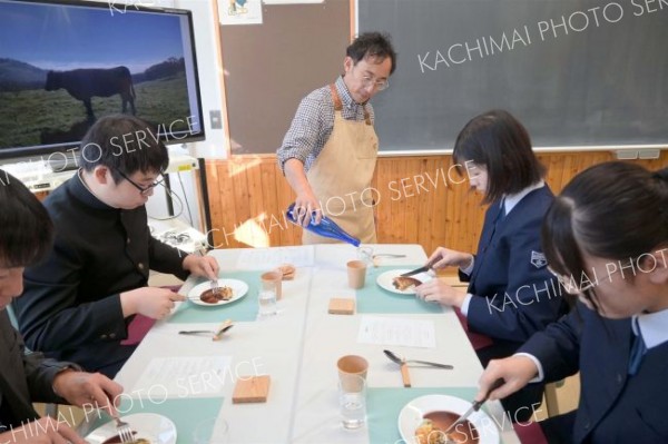 豊かな足寄食材を満喫する足寄中３年生