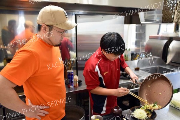 芽室町で働くやりがい学ぶ　芽室西中が職場体験