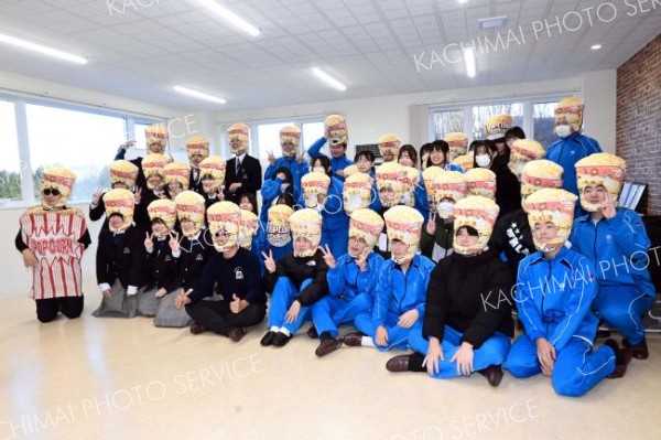 広尾と本別の高校３年生３９人が地域素材を生かした商品開発について学んだ