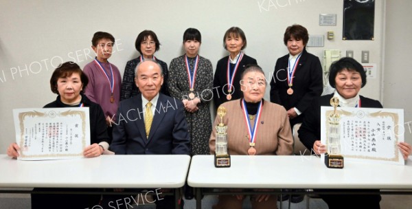 とかち岳峰会「全国吟道大会」３位　「来年こそは優勝」　７人一組の「合吟競吟」で