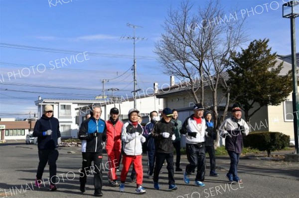 今季締めくくる納会ラン　１５人で快走　帯広楽走会