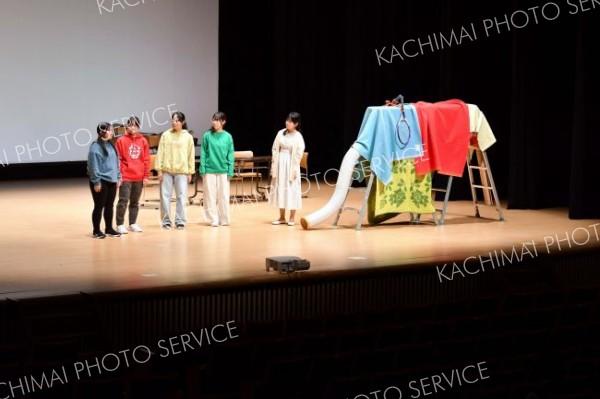 糠内中学校の生徒ら