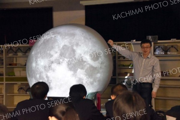 ダジック・アースを使った惑星などの授業を進める京大