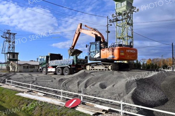 ばんえい十勝、砂障害を撤去　８日からヒーティング稼働