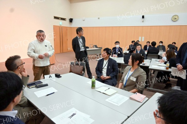 ふるさと納税のライバル同士が情報共有　帯広信金が市町村の担当者集めて初会議