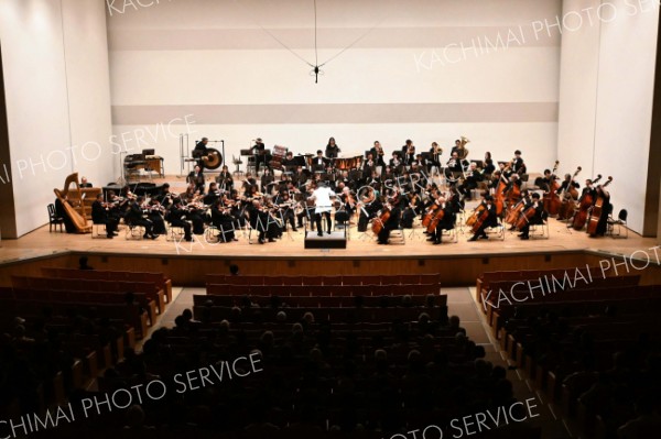 なじみの楽曲で６５０人を魅了　帯響特別演奏会