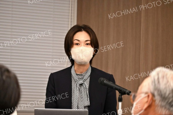 カスハラ対策について福祉法人の理事長らに解説する