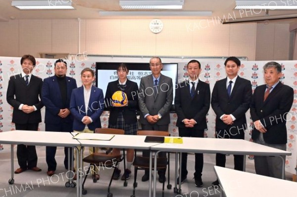 恒志堂・白樺学園高包括連携協定調印式